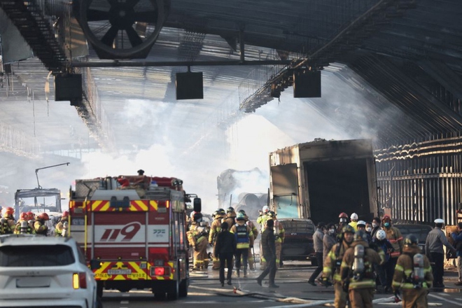 Ít nhất 5 người thiệt mạng trong vụ cháy hầm cao tốc tại Hàn Quốc - Ảnh 5.