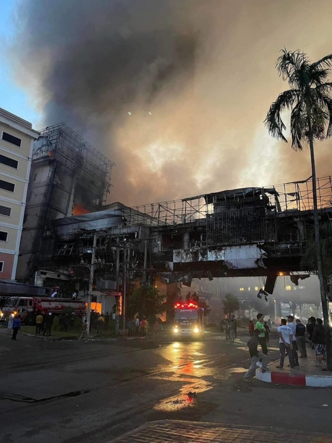Vụ cháy casino làm hơn 40 người thương vong ở Campuchia đã được kiểm soát - Ảnh 1.
