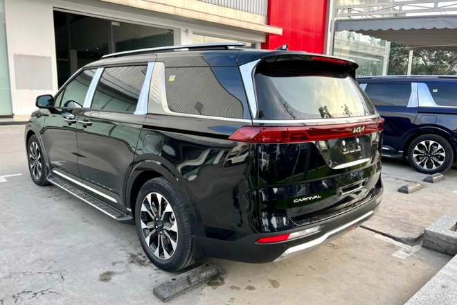 Kia Carnival tăng giá 5 lần trong 1 năm: Bản rẻ nhất 1,269 tỷ ngang Sorento tầm trung - Ảnh 3.