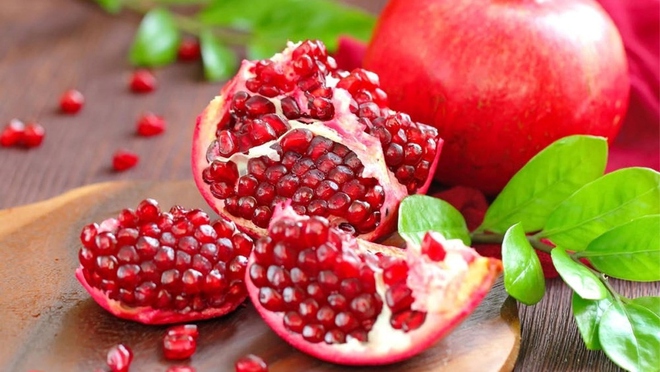 C&aacute;ch l&agrave;m đ&ocirc;i m&ocirc;i căng mọng, hồng h&agrave;o tự nhi&ecirc;n - Ảnh 4.