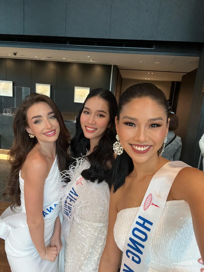Á hậu Phương Anh đọ sắc xinh đẹp cùng các thí sinh Miss International 2022 - Ảnh 2.