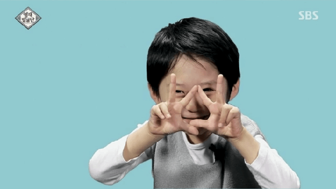 Chân dung thần đồng Hàn Quốc sở hữu IQ 204: điển trai như diễn viên, nằm top 0,0001% TG, giải thành thạo phương trình khi mới 3 tuổi - Ảnh 1.