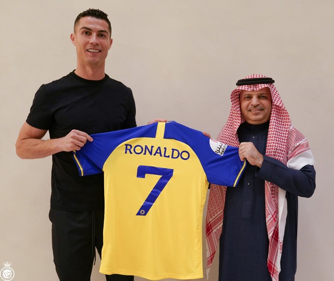 Al Nassr, đội bóng Ronaldo vừa đầu quân, giàu cỡ nào? - Ảnh 1.