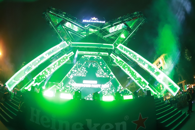 Giới trẻ H&agrave; Nội v&agrave; Nha Trang đứng ngồi kh&ocirc;ng y&ecirc;n trước thềm giao thừa b&ugrave;ng nổ c&ugrave;ng bộ 3 DJ đẳng cấp quốc tế tại sự kiện lớn nhất năm - Ảnh 1.