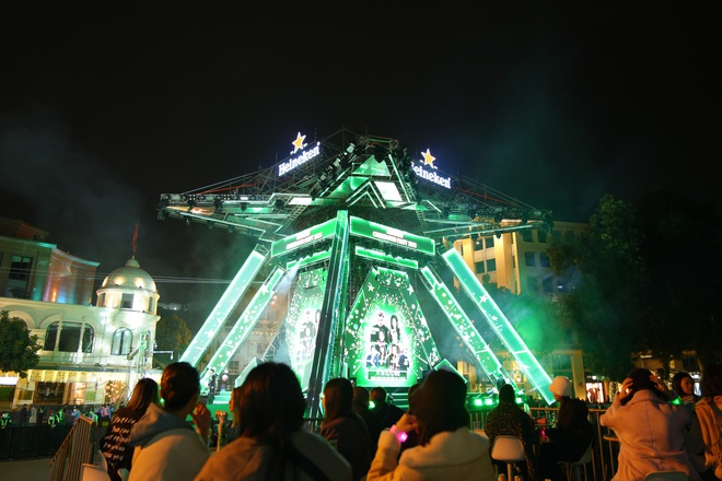 Giới trẻ H&agrave; Nội v&agrave; Nha Trang đứng ngồi kh&ocirc;ng y&ecirc;n trước thềm giao thừa b&ugrave;ng nổ c&ugrave;ng bộ 3 DJ đẳng cấp quốc tế tại sự kiện lớn nhất năm - Ảnh 2.