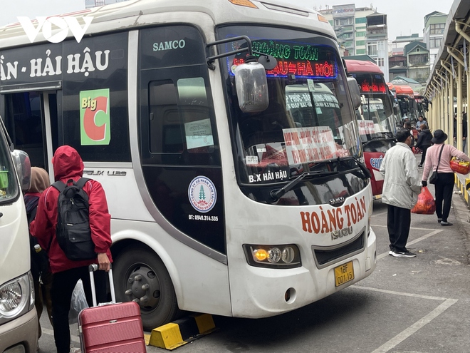 Ngày đầu nghỉ Tết Dương lịch: Cửa ngõ Hà Nội, bến xe thông thoáng lạ thường - Ảnh 6.