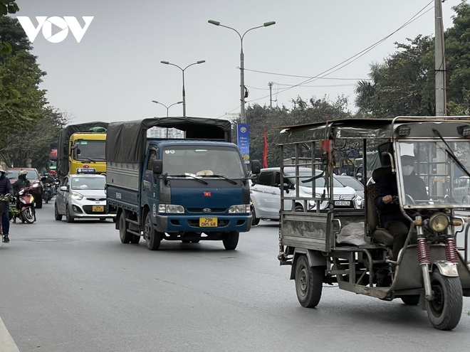 Ngày đầu nghỉ Tết Dương lịch: Cửa ngõ Hà Nội, bến xe thông thoáng lạ thường - Ảnh 4.