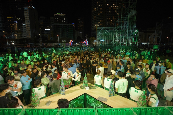 Giới trẻ H&agrave; Nội v&agrave; Nha Trang đứng ngồi kh&ocirc;ng y&ecirc;n trước thềm giao thừa b&ugrave;ng nổ c&ugrave;ng bộ 3 DJ đẳng cấp quốc tế tại sự kiện lớn nhất năm - Ảnh 13.