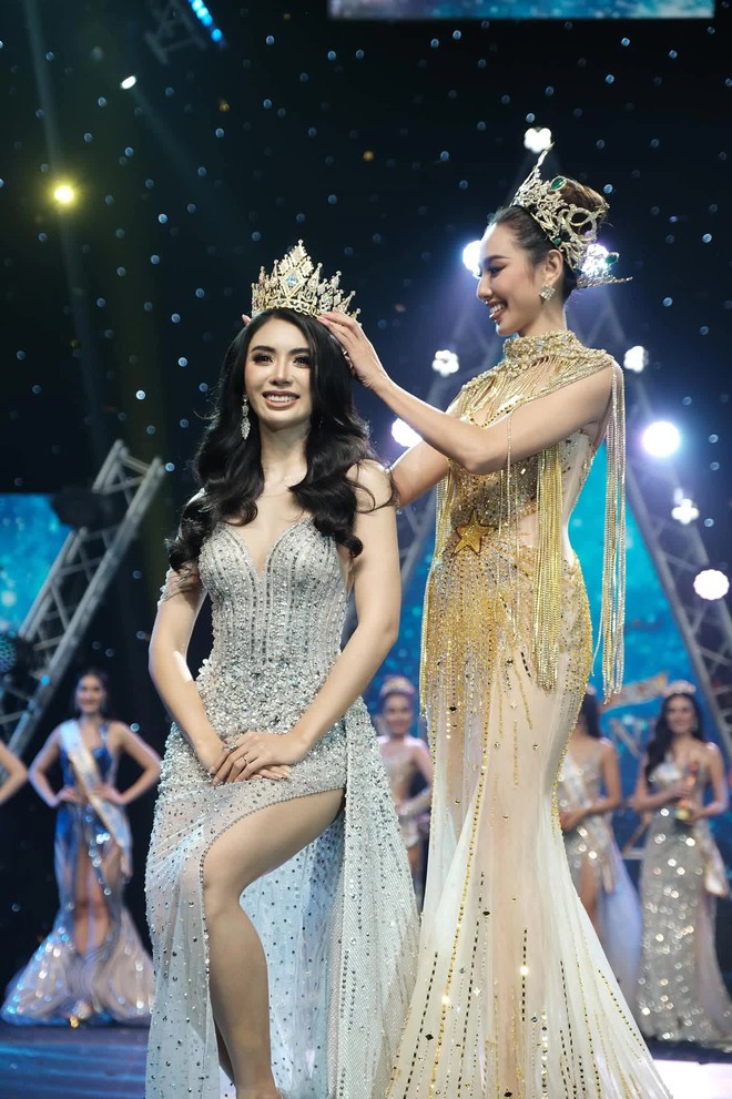Loạt khoảnh khắc Hoa hậu Thùy Tiên chung khung hình với mỹ nhân Thái, nhan sắc bất phân thắng bại - Ảnh 6.