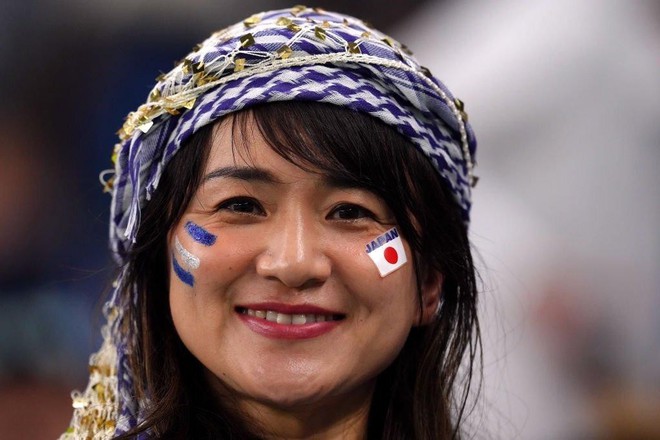 Vẻ đẹp hút hồn của các fan nữ Nhật Bản trong trận thua Croatia - Ảnh 5.