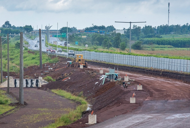 Toàn cảnh cao tốc Dầu Giây - Phan Thiết đang gấp rút thi công để thông xe - Ảnh 7.