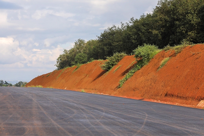 Toàn cảnh cao tốc Dầu Giây - Phan Thiết đang gấp rút thi công để thông xe - Ảnh 9.