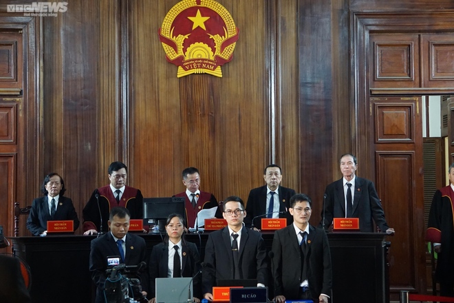 Ảnh: CEO Alibaba Nguyễn Thái Luyện và đồng phạm tại phiên xét xử đầu tiên - Ảnh 2.