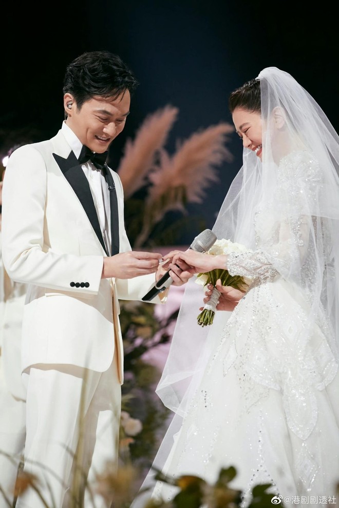 Hoa hậu Hong Kong: Người U50 vẫn độc thân, người bán vương miện trả nợ cho chồng - Ảnh 3.