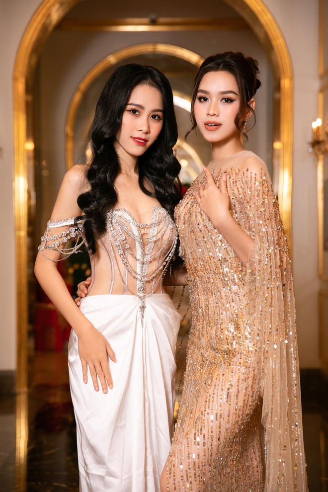 Đỗ Thị Hà khoe chân dài 1,1 m cùng top 3 Người đẹp tài năng Hoa hậu Việt Nam 2022 - Ảnh 10.