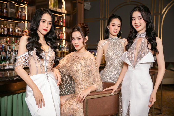 Đỗ Thị Hà khoe chân dài 1,1 m cùng top 3 Người đẹp tài năng Hoa hậu Việt Nam 2022 - Ảnh 6.