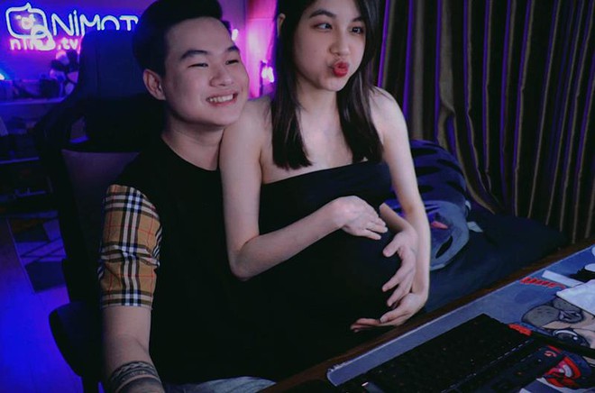 Khi c&aacute;c hot streamer Việt bị chiếm s&oacute;ng bởi n&oacute;c nh&agrave;: Nhẹ th&igrave; livestream c&ugrave;ng, nặng th&igrave; bị đẩy ra một g&oacute;c ngồi nh&igrave;n - Ảnh 8.