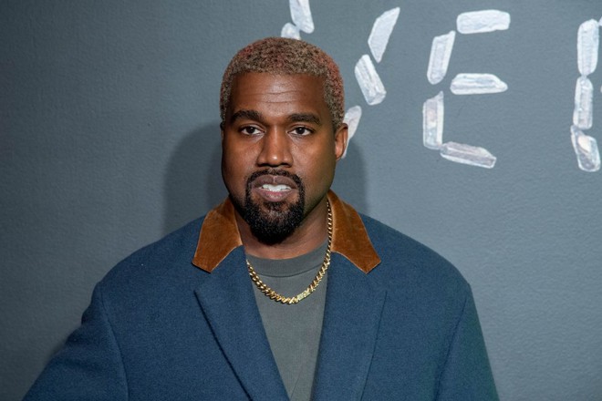 Vô duyên như Kanye West: chỉ trích Billie Eilish vì tạm dừng show để cứu 1 fan! - Ảnh 1.