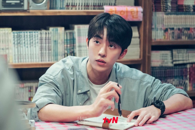 Phim mới của “nàng thơ cảnh nóng” được khen nức nở: Visual đôi chính quá xịn nhưng Nam Joo Hyuk vẫn buồn ngủ thế kia? - Ảnh 2.