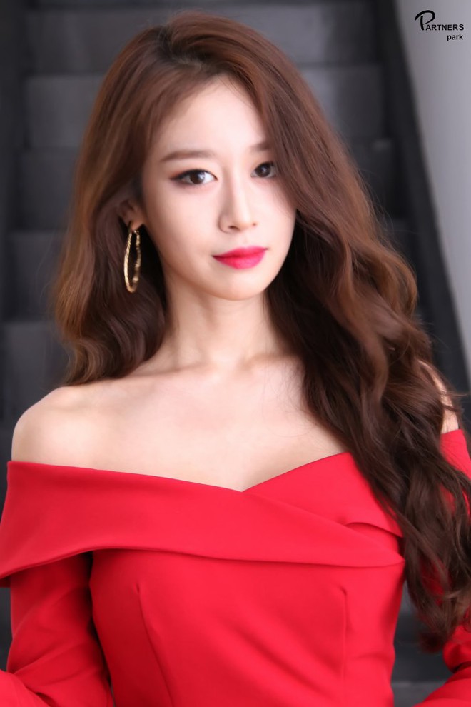 Jiyeon (T-ara) lộ chuyện bị bạn trai cắm sừng, sai vặt và bòn rút tiền, đây là tài tử bội bạc bị netizen phẫn nộ réo gọi - Ảnh 2.