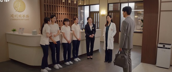 Mới tập 2 Tuổi 39 m&agrave; đ&atilde; c&oacute; người bỏ mạng, l&agrave; ai m&agrave; Son Ye Jin kh&oacute;c cạn cả nước mắt? - Ảnh 1.