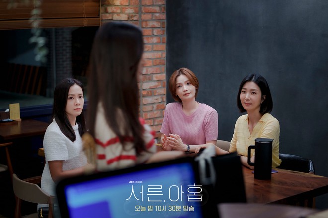 Son Ye Jin lại khoe mặt mộc ở phim mới, nhan sắc tuổi 39 c&oacute; xứng đ&aacute;ng đẳng cấp nữ thần? - Ảnh 9.