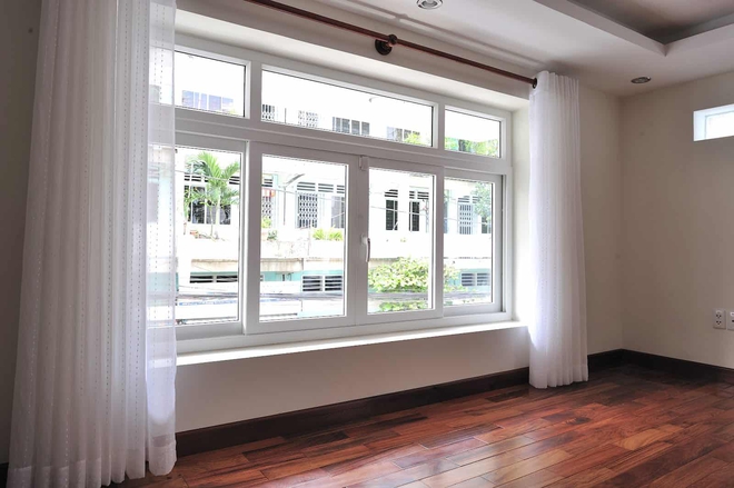 Chị em chưa biết 7 b&iacute; quyết dọn dẹp n&agrave;y th&igrave; c&ograve;n ph&aacute;t đi&ecirc;n với nồm ẩm, nấm mốc dễ x&acirc;m chiếm mọi g&oacute;c nh&agrave; - Ảnh 1.