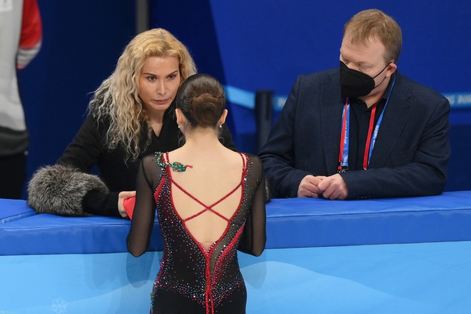Chủ tịch IOC khó chịu khi chứng kiến nữ VĐV Olympic 15 tuổi vừa thi đấu vừa khóc: Họ quá vô cảm - Ảnh 3.