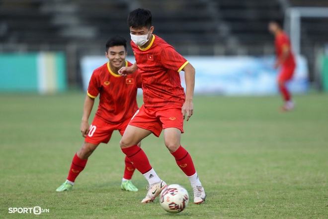 4 cầu thủ không thể ra sân, U23 Việt Nam gặp bất lợi lớn trong trận gặp U23 Singapore - Ảnh 1.