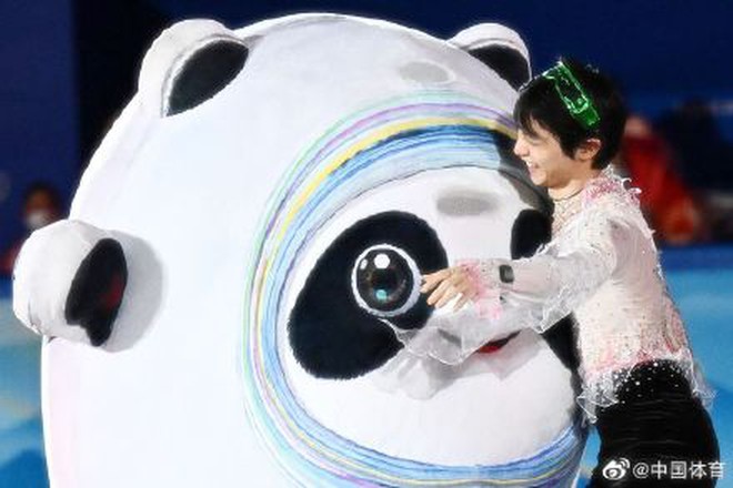 Olympic Bắc Kinh bùng nổ ngày bế mạc: “Hoàng tử trượt băng” phá đảo cả cõi mạng với màn trình diễn đẹp hơn cả giấc mộng - Ảnh 5.
