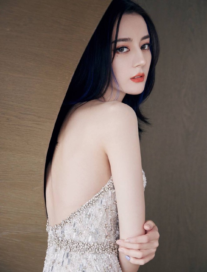 D&ugrave; l&agrave; mỹ nh&acirc;n hạng A Cbiz nhưng Nhiệt Ba kh&ocirc;ng được xếp v&agrave;o h&agrave;ng hoa kh&ocirc;i lớp đại học, xem ảnh l&agrave; biết l&yacute; do v&igrave; sao - Ảnh 8.