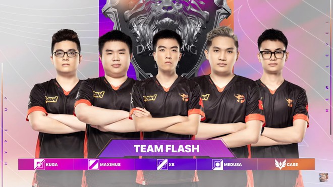 ProE lên tiếng bảo vệ đàn em sau thất bại của Team Flash: Xin hãy để họ phát triển - Ảnh 1.