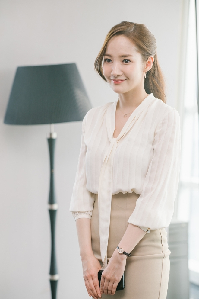 Gọi Park Min Young là "thánh nữ công sở" vì 3 phim liên tiếp đều chung 1 style, mãi không thấy đổi - Ảnh 1.
