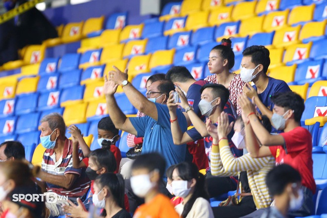 Đối mặt nghịch cảnh, U23 Việt Nam vẫn hạ đẹp Thái Lan để hiên ngang tiến vào bán kết giải Đông Nam Á - Ảnh 13.