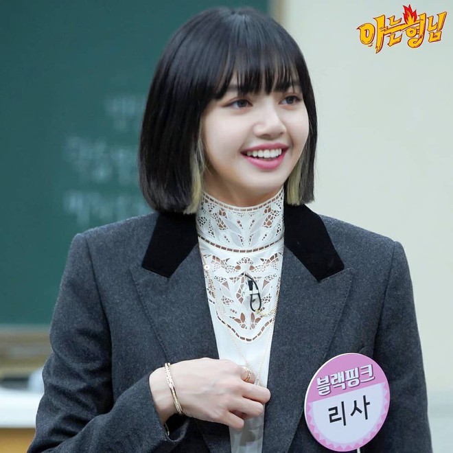 Lisa (BLACKPINK) nhảy như 1 tr&ograve; đ&ugrave;a cũng thu về 100 triệu views, tất cả l&agrave; nhờ vẻ mặt v&ocirc; cảm khi thực hiện vũ đạo con cua đ&igrave;nh đ&aacute;m? - Ảnh 2.