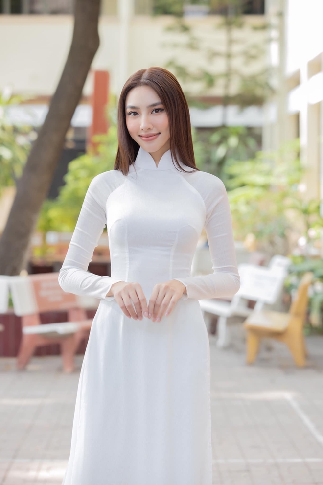 Netizen truyền tay clip Hoa hậu Thùy Tiên diễn văn nghệ nhưng tưởng đâu Nayeon (TWICE) thời chưa debut - Ảnh 3.
