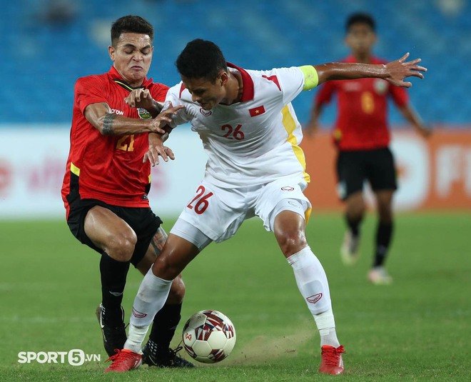 Tinh thần quả cảm của U23 Việt Nam: Đội trưởng Đoàn Anh Việt chấn thương vẫn năn nỉ vào sân đá tiếp - Ảnh 9.