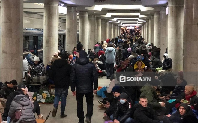 Người Việt ở Đ&ocirc;ng Ukraine: Nghe tiếng trẻ con kh&oacute;c dưới hầm tr&uacute; ẩn như cứa v&agrave;o l&ograve;ng - Ảnh 1.