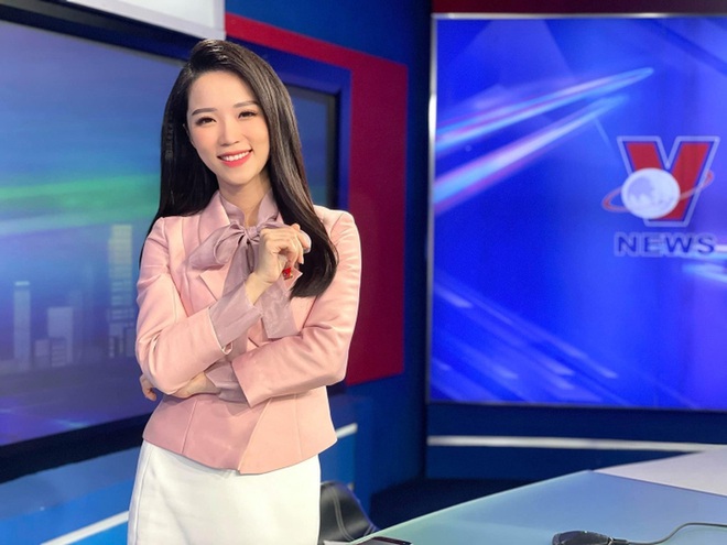 Danh tính hoa khôi xinh đẹp dẫn “Chuyển động 24h” trên VTV - Ảnh 3.