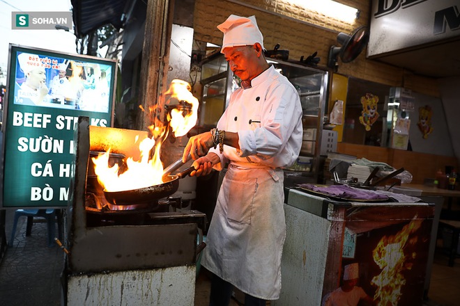 Qu&aacute;n phở lửa mỗi ng&agrave;y chỉ l&agrave;m 10 b&aacute;t, kh&aacute;ch trả 2 triệu cũng kh&ocirc;ng b&aacute;n mang về - Ảnh 1.