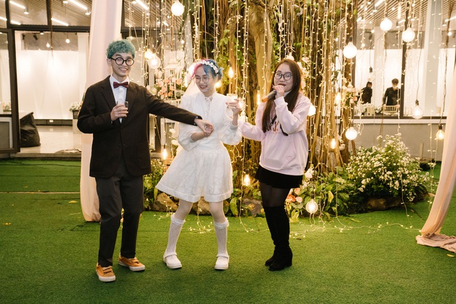 Đ&aacute;m cưới &ldquo;kh&ocirc;ng tưởng&rdquo; của cặp 9X: Mời kh&aacute;ch qua link, kh&ocirc;ng phong b&igrave;, c&ograve;n c&oacute; qu&agrave; mang về - Ảnh 7.