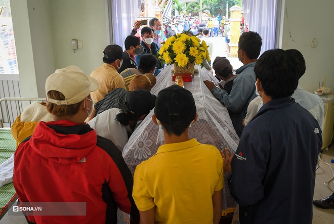 Bố thiếu nữ tử nạn trong vụ ch&igrave;m ca n&ocirc;: Cảm ơn b&agrave; con Hội An, bố con t&ocirc;i về đ&acirc;y - Ảnh 4.