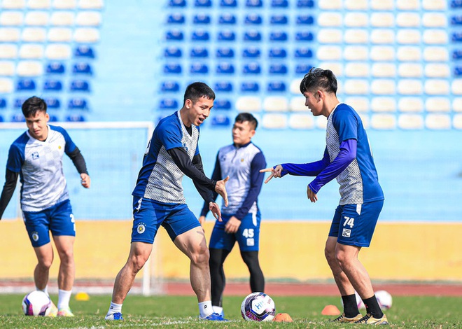 NÓNG: Hoãn trận Viettel vs Hà Nội FC ở vòng 2 V.League vì Covid-19 - Ảnh 1.