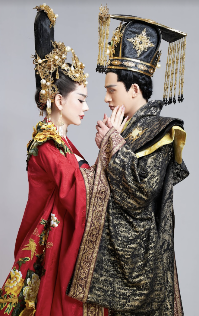 Chồng cũ có tình mới, Lâm Khánh Chi cũng đăng ảnh ôm ấp trai trẻ ngày Tết, gọi nhau bằng danh xưng ẩn ý - Ảnh 6.