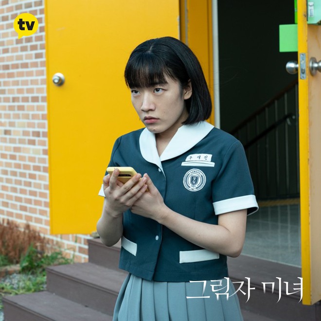 4 phim Hàn về bạo lực học đường khiến khán giả phẫn uất: Cô lập, đánh đập, thậm chí là cưỡng bức tập thể đều có đủ - Ảnh 4.