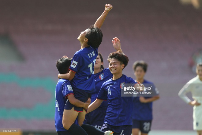 Hủy diệt Th&aacute;i Lan, đội b&oacute;ng ch&acirc;u &Aacute; đẩy Việt Nam v&agrave;o thế kh&oacute; trong cuộc đua dự World Cup - Ảnh 2.