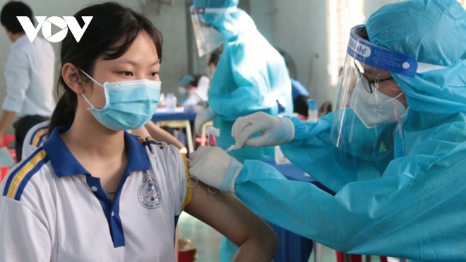 H&agrave; Nội c&oacute; hơn 2.700 ca mắc COVID-19 mới trong ng&agrave;y m&ugrave;ng 4 Tết - Ảnh 1.