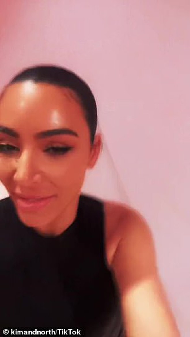 Biến căng: Kim Kardashian bị Kanye tố &quot;bắt cóc&quot; con gái, coi chồng như kẻ ăn cắp nghiện ma tuý, 1 người gốc Việt bị réo tên - Ảnh 2.