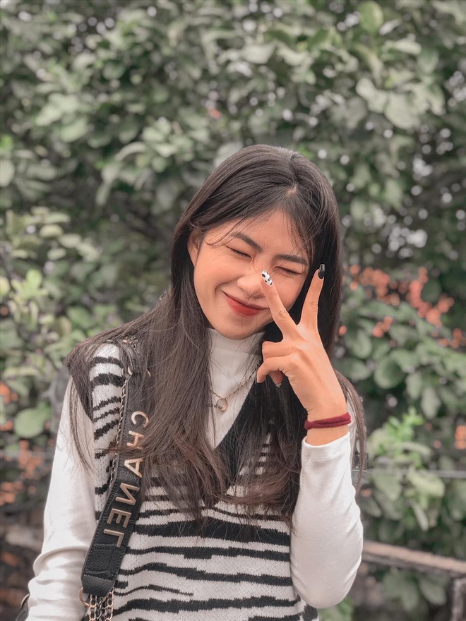 Nữ tiền đạo 2k1 xinh đẹp của tuyển Việt Nam, ngắm ảnh đời thường mới thấy trái ngược trên sân bóng - Ảnh 4. Nữ tiền đạo 2k1 xinh đẹp của tuyển Việt Nam, ngắm ảnh đời thường mới thấy trái ngược trên sân bóng - Ảnh 4.