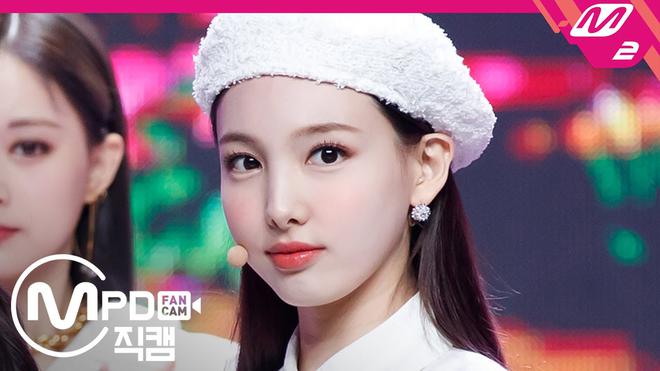B&agrave; ch&uacute;a thumbnail, nữ ho&agrave;ng fancam đ&iacute;ch thị l&agrave; Nayeon (TWICE): Biểu cảm linh hoạt h&uacute;t mắt, nhảy nh&oacute;t c&oacute; thua k&eacute;m g&igrave; Momo? - Ảnh 7.
